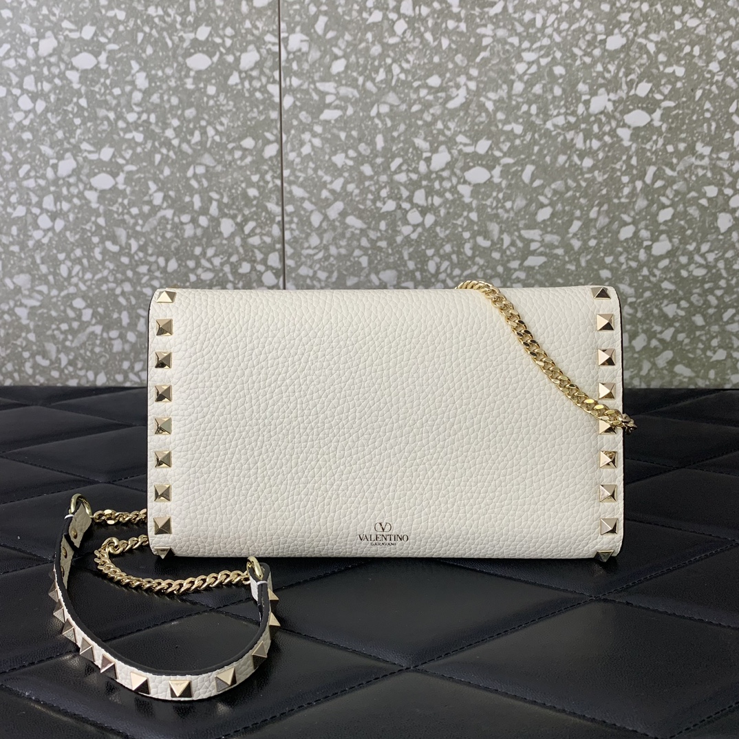 Valentino Garavani Rockstud Small Shoulder Bag in Ivory Grainy Calfskin